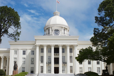 Alabama lawmakers advance bill letting inmates speak at parole hearings