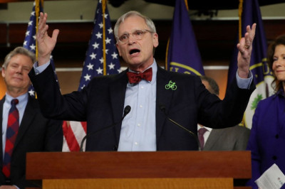 Top House Democrat's sister loses crowded deep blue primary despite endorsements from 'Squad'