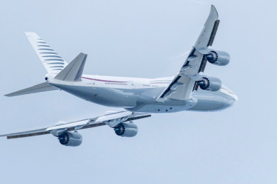 Trump clarifies ownership of aircraft in defense of Qatar's gift