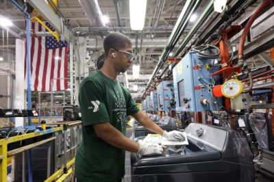 Tariff uncertainty threatens $490B in US manufacturing investment, report warns