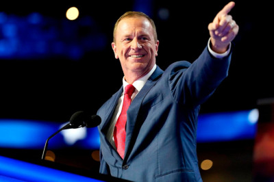 Conservative 'playbook' to beat Democrats in court outlined in senator's new book