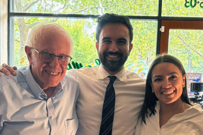 Viral photo shows Bernie Sanders, AOC and Mamdani together in NYC ahead of 'Fighting Oligarchy' rally