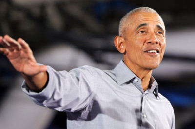 Obama accuses Trump administration of taking 'cancel culture' to 'dangerous level' amid media threats