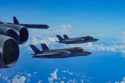 US military buildup in Caribbean sees bombers, Marines and warships converge near Venezuela