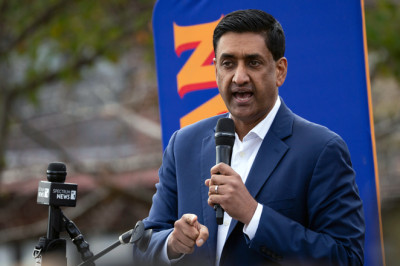 'Progressive capitalist' rallies for 'democratic socialist' candidate in NYC mayoral race