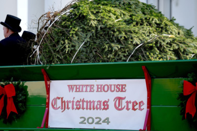 Tinsel, tradition and messaging: The politics behind White House holiday decorations