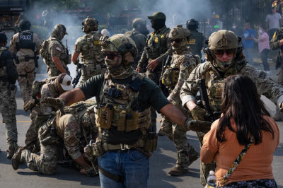 Chicago suburb slammed for rehiring police officer arrested by ICE: ‘Crazy as hell’