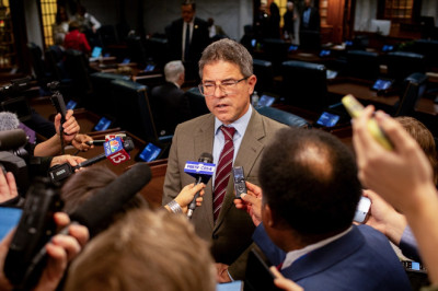 Trump rips Indiana GOP leader over redistricting fight, warns Republicans could face ‘MAGA primary’