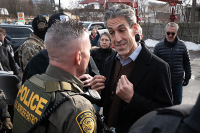 Border Patrol chief, progressive mayor caught on camera in tense street showdown: ‘Excellent day in Evanston’