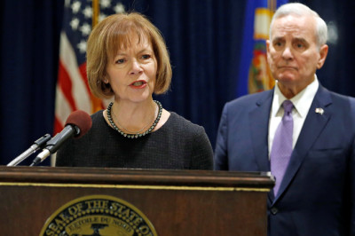 Minnesota senator calls on ICE to 'leave now for everyone's safety' after shooting incident