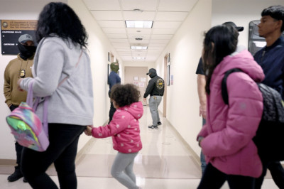 Federal judge temporarily blocks DHS termination of Family Reunification Parole programs over notice concerns