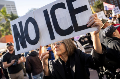 Democrats push anti-ICE bills nationwide after deadly Minneapolis shooting