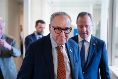 Senate Democrats rebel against their own leadership over DHS funding package, increasing shutdown odds