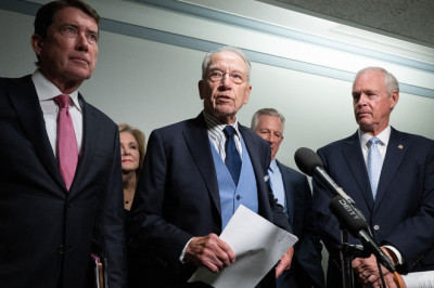 Grassley: Biden DOJ bypassed constitutional safeguards by subpoenaing senator phone records