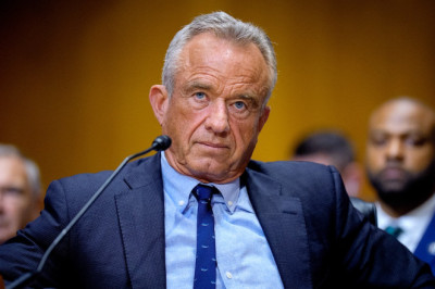 HHS wipes out 36,000 pages of ‘regulatory dark matter’ in sweeping child welfare office purge